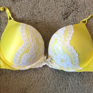 Bombshell Victoria secret bra